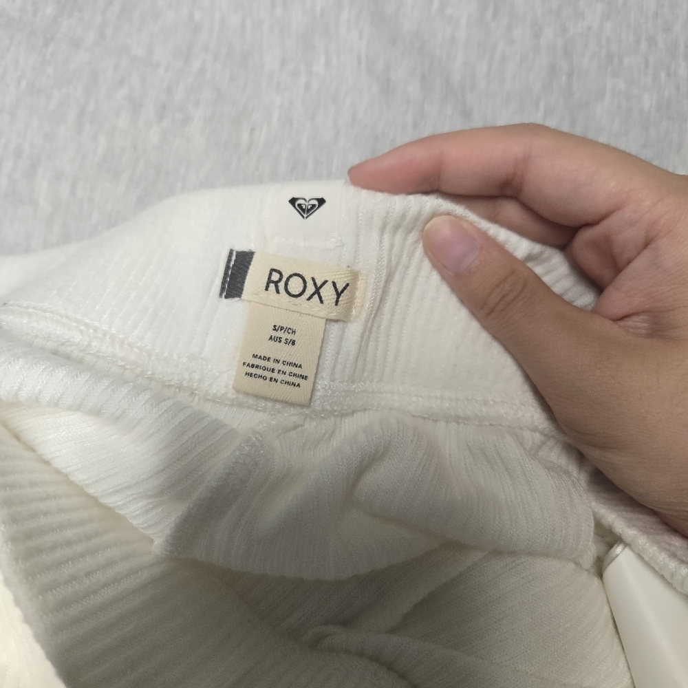 Roxy White Shorts Lettuce Hem Ribbed Soft Size Small - Picture 10 of 11